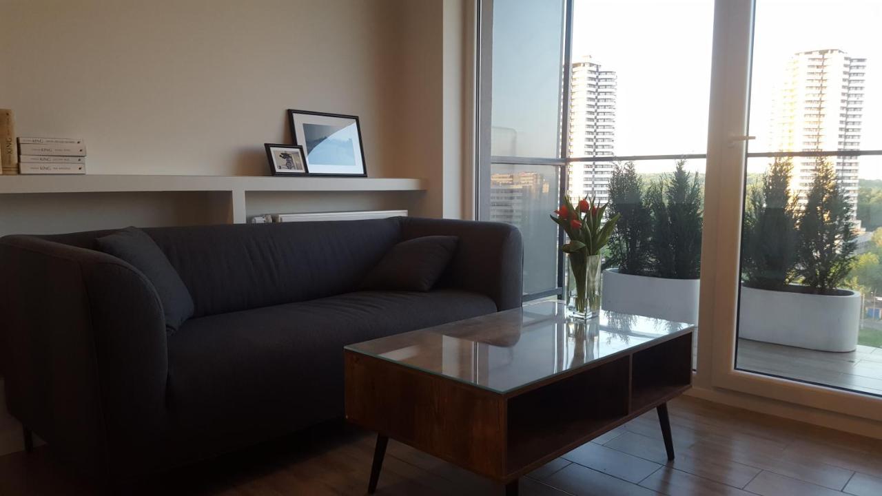 Apartament Wsrod 1000Cy Swiatel - Z Parkingiem W Hali Garazowej- Duzy Balkon Z Lezakami - Piekny Widok Noca Na Panorame Tysiaclecia 卡托维兹 外观 照片