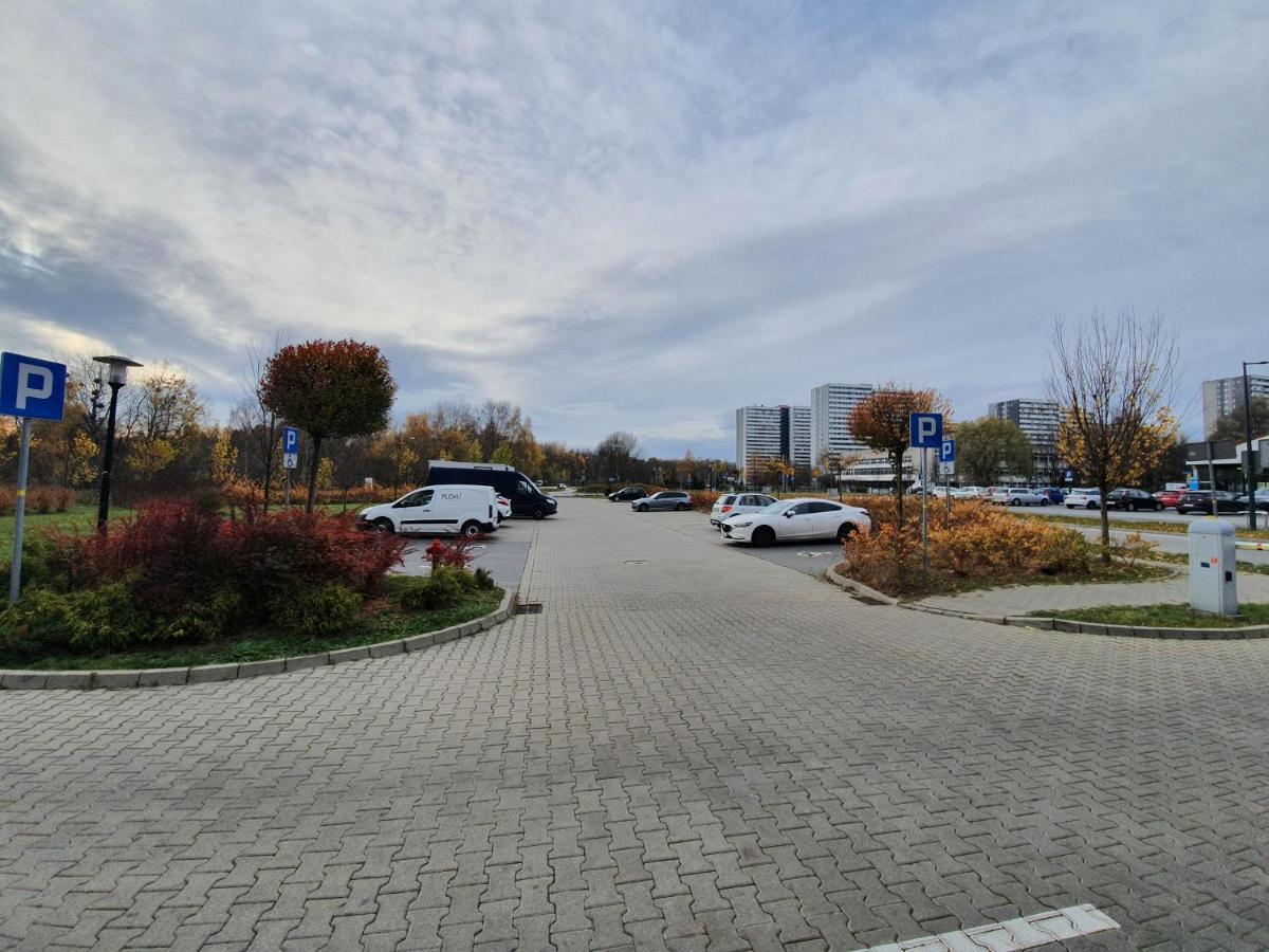 Apartament Wsrod 1000Cy Swiatel - Z Parkingiem W Hali Garazowej- Duzy Balkon Z Lezakami - Piekny Widok Noca Na Panorame Tysiaclecia 卡托维兹 外观 照片