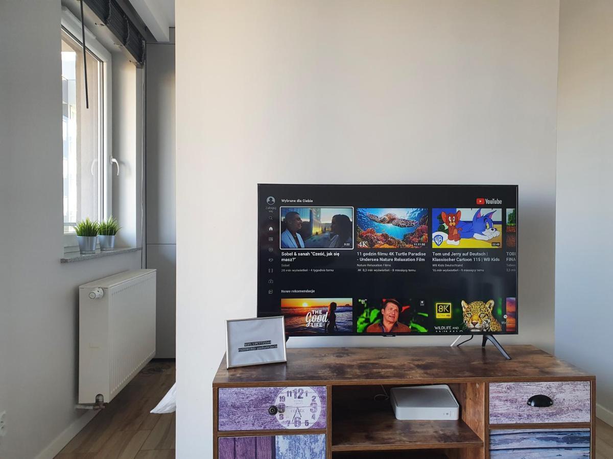 Apartament Wsrod 1000Cy Swiatel - Z Parkingiem W Hali Garazowej- Duzy Balkon Z Lezakami - Piekny Widok Noca Na Panorame Tysiaclecia 卡托维兹 外观 照片