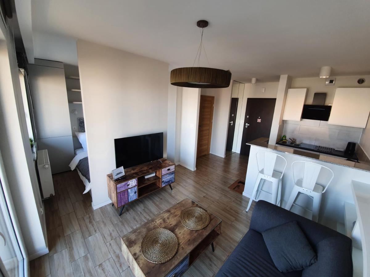 Apartament Wsrod 1000Cy Swiatel - Z Parkingiem W Hali Garazowej- Duzy Balkon Z Lezakami - Piekny Widok Noca Na Panorame Tysiaclecia 卡托维兹 外观 照片