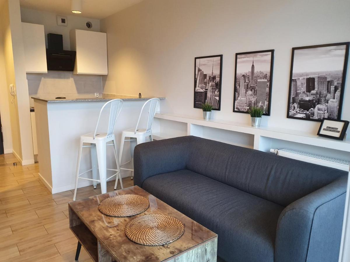 Apartament Wsrod 1000Cy Swiatel - Z Parkingiem W Hali Garazowej- Duzy Balkon Z Lezakami - Piekny Widok Noca Na Panorame Tysiaclecia 卡托维兹 外观 照片
